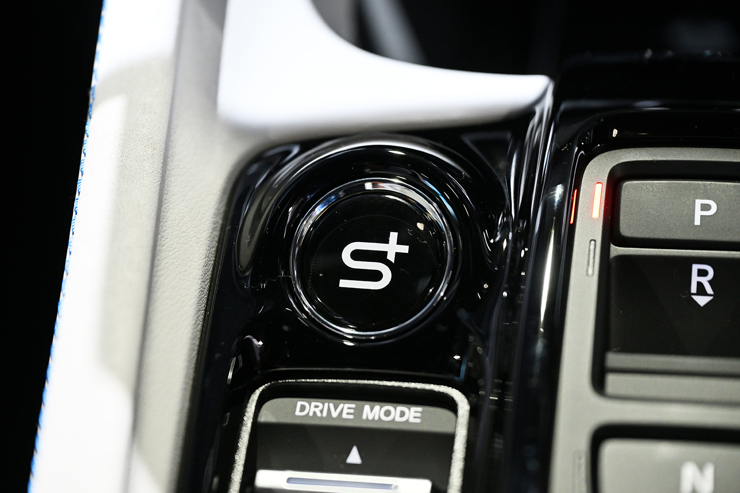 新型ホンダ・プレリュードのS+ボタン