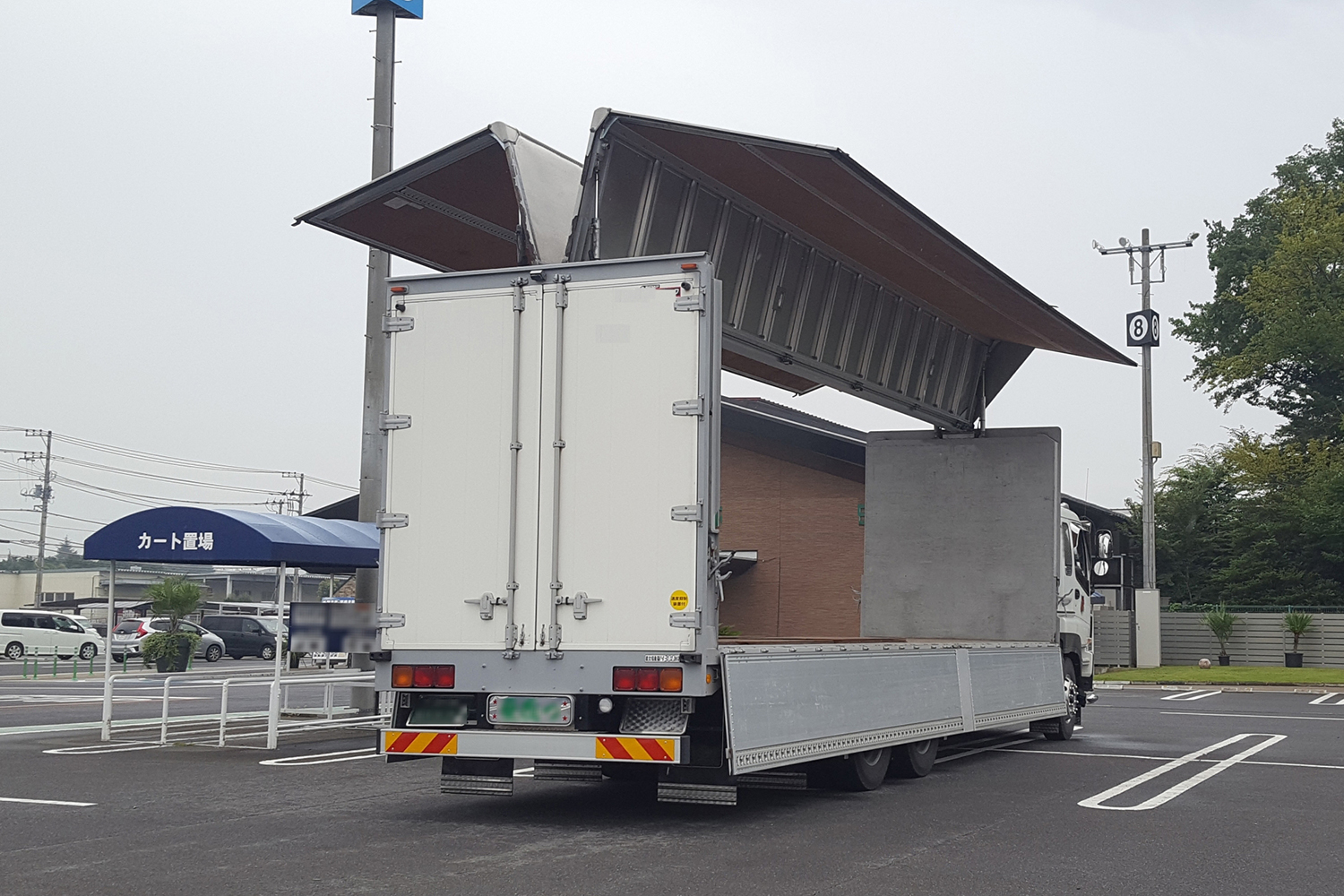 トラックの荷台に使われる専門的なパーツを紹介