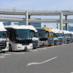 「残業代が減り収⼊が減少した」「拘束時間が延びた」「荷物の量が減った」！　2024年問題から１年経ったいま物流業界現場の生の声