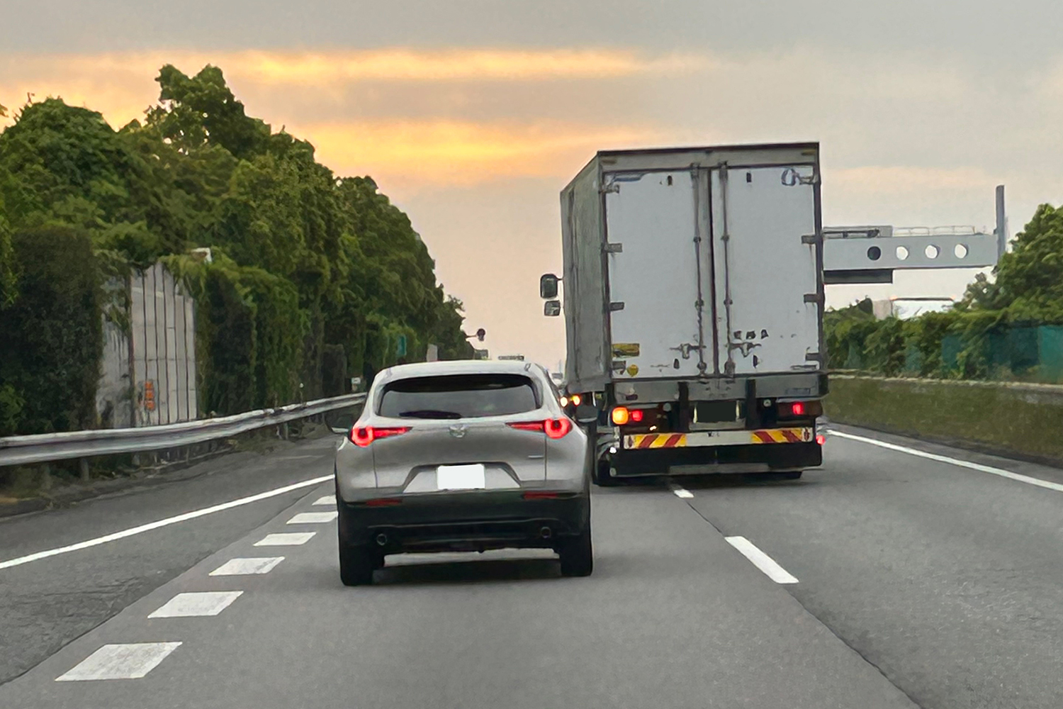 トラックのイメージ