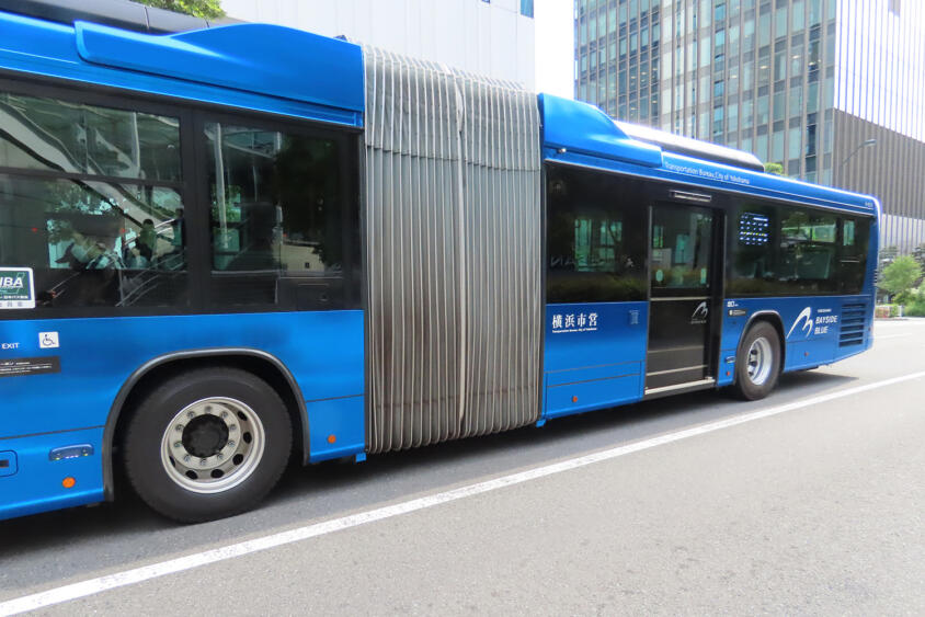輸送力は1.5倍でも車両が高すぎて導入コストじゃ割りに合わない！　それでもいま連節バスが増えているワケ