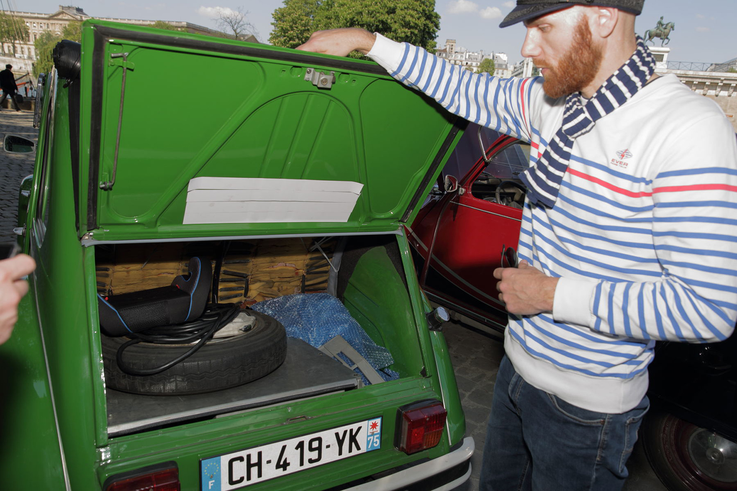 4 roues sous 1 parapluieで運用する2CV