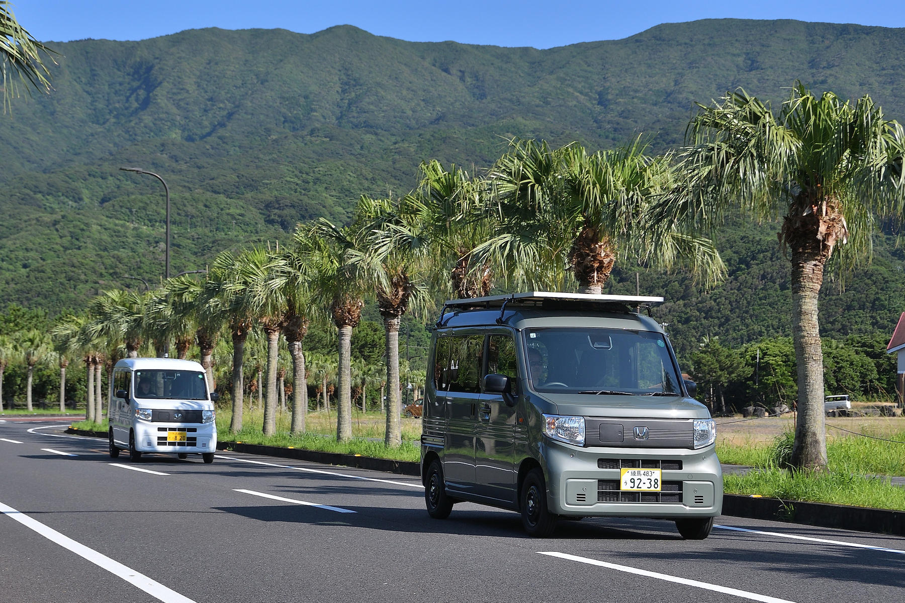 八丈島を走行するN-VAN e: