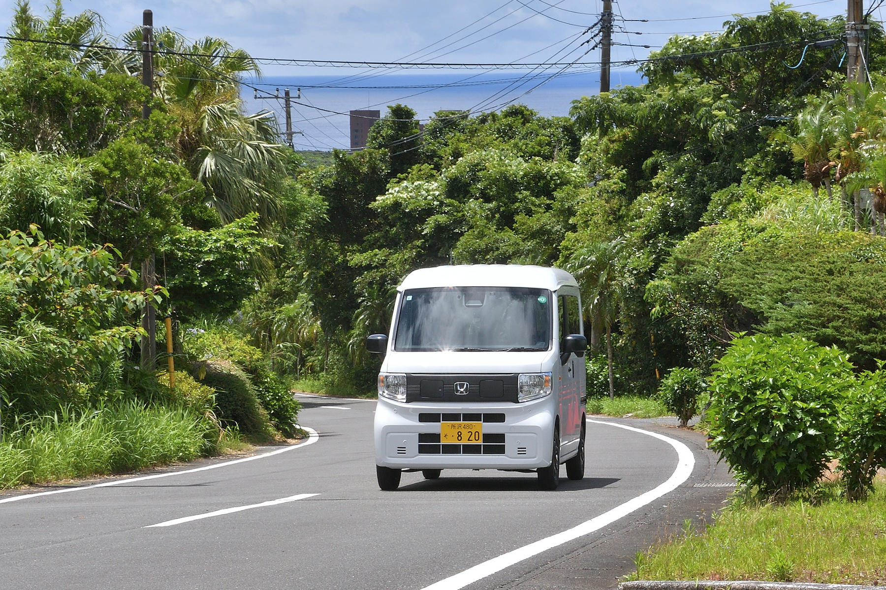 上り坂でも力強いN-VAN e: