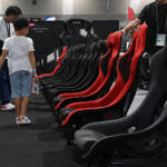 【画像】世界的シートメーカーRECAROの人気モデルが一同集結！　超巨大フルバケットシートが鎮座する「THE VISIT SUZUKA」に足を運ぶべし【AMA2025】 〜 画像14