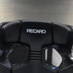 【画像】世界的シートメーカーRECAROの人気モデルが一同集結！　超巨大フルバケットシートが鎮座する「THE VISIT SUZUKA」に足を運ぶべし【AMA2025】 〜 画像17