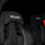 【画像】世界的シートメーカーRECAROの人気モデルが一同集結！　超巨大フルバケットシートが鎮座する「THE VISIT SUZUKA」に足を運ぶべし【AMA2025】 〜 画像26