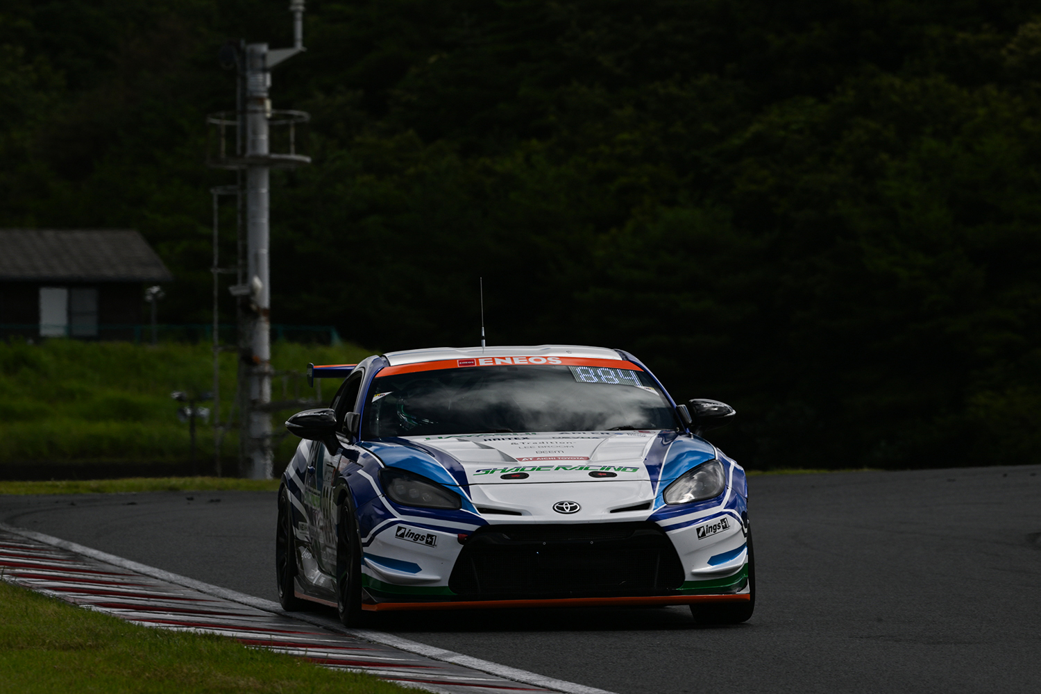 884号車「シェイドレーシングGR86」