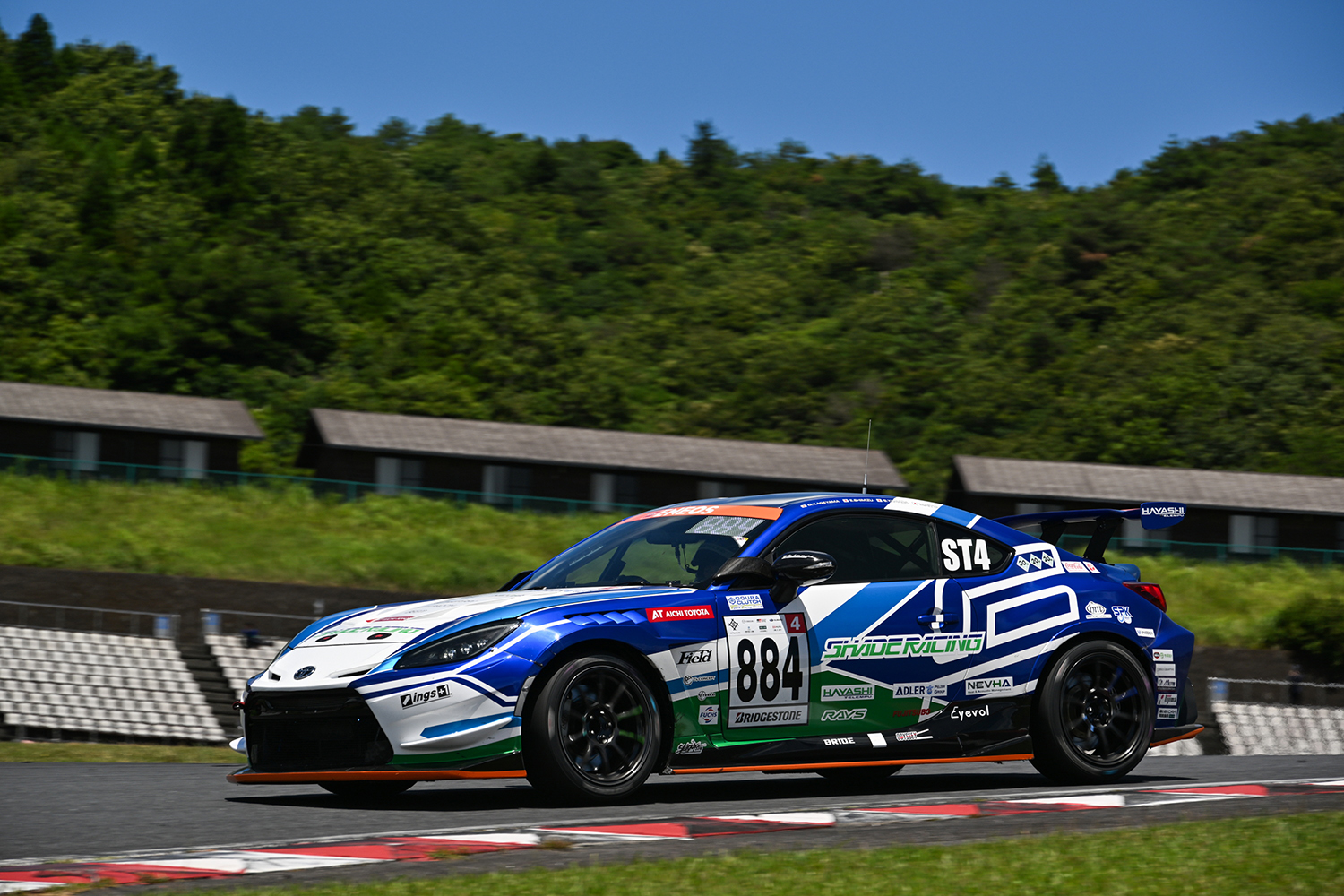 884号車「シェイドレーシングGR86」