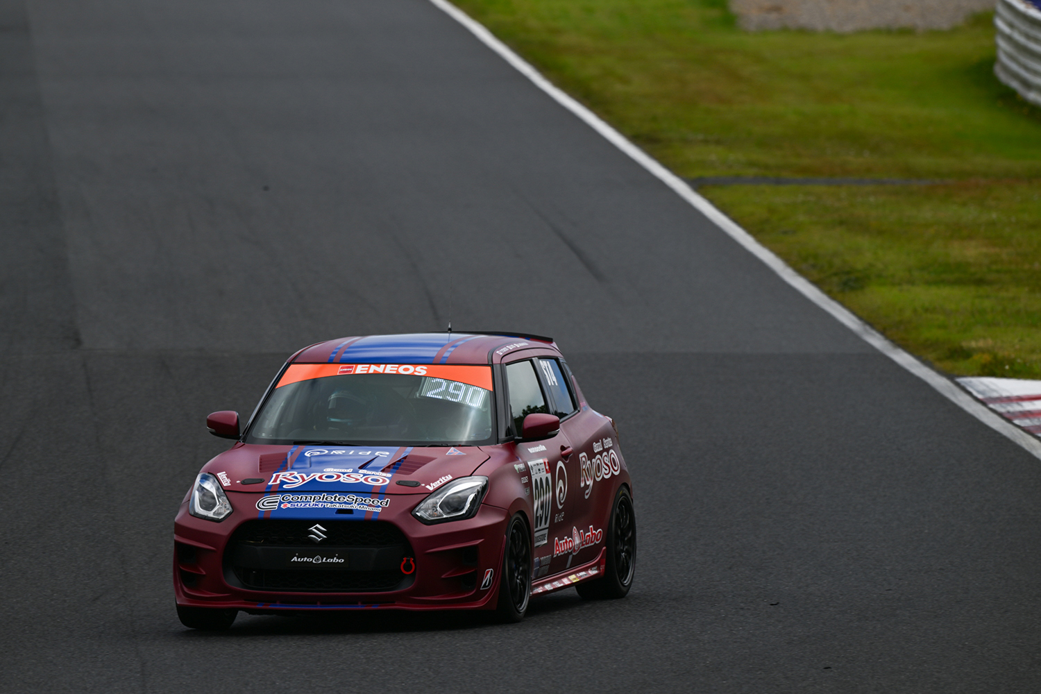 290号車「AutoLabo Racing」のスイフト