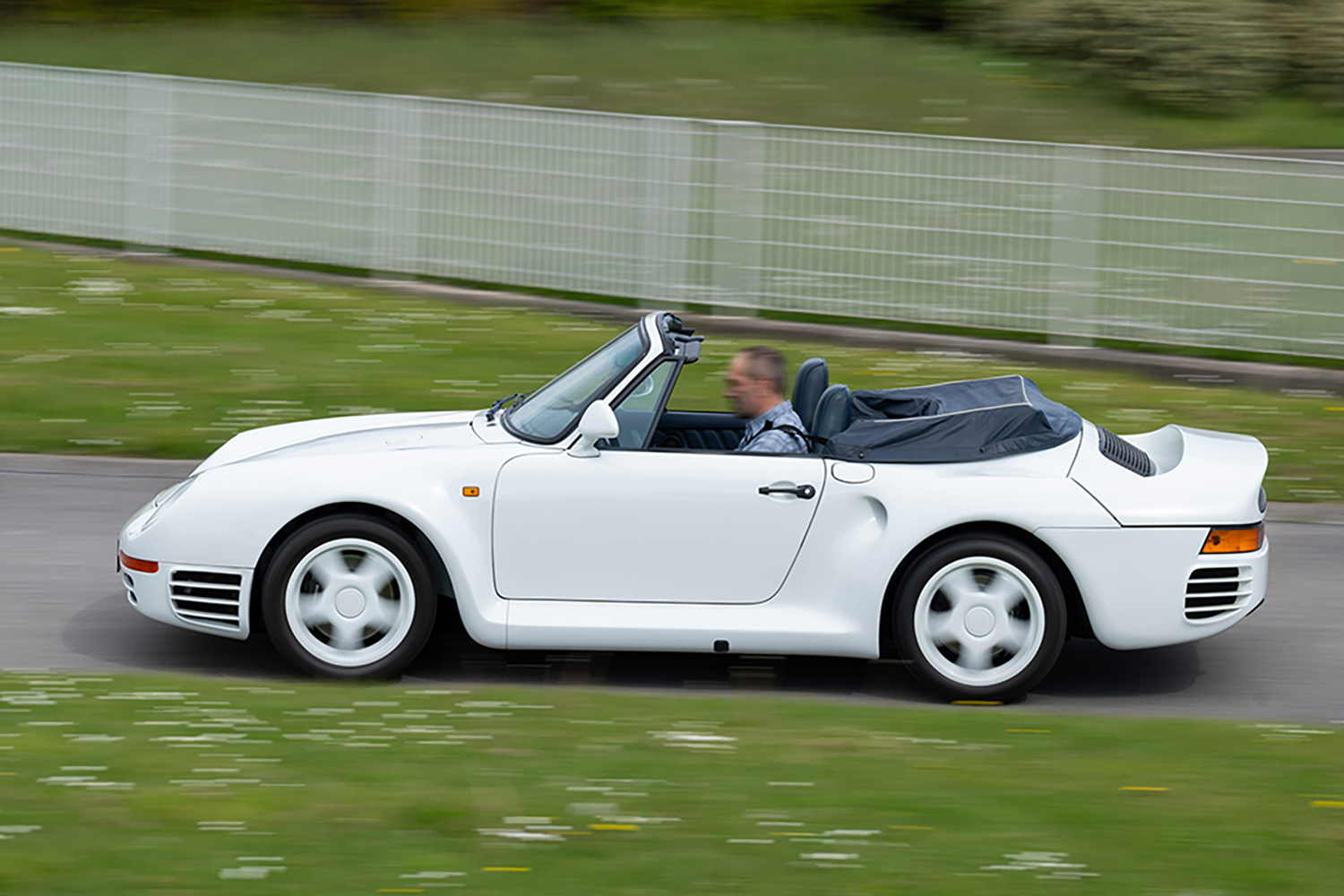 ポルシェ959には世界でたった１台だけオープンモデルがあった 〜 画像8