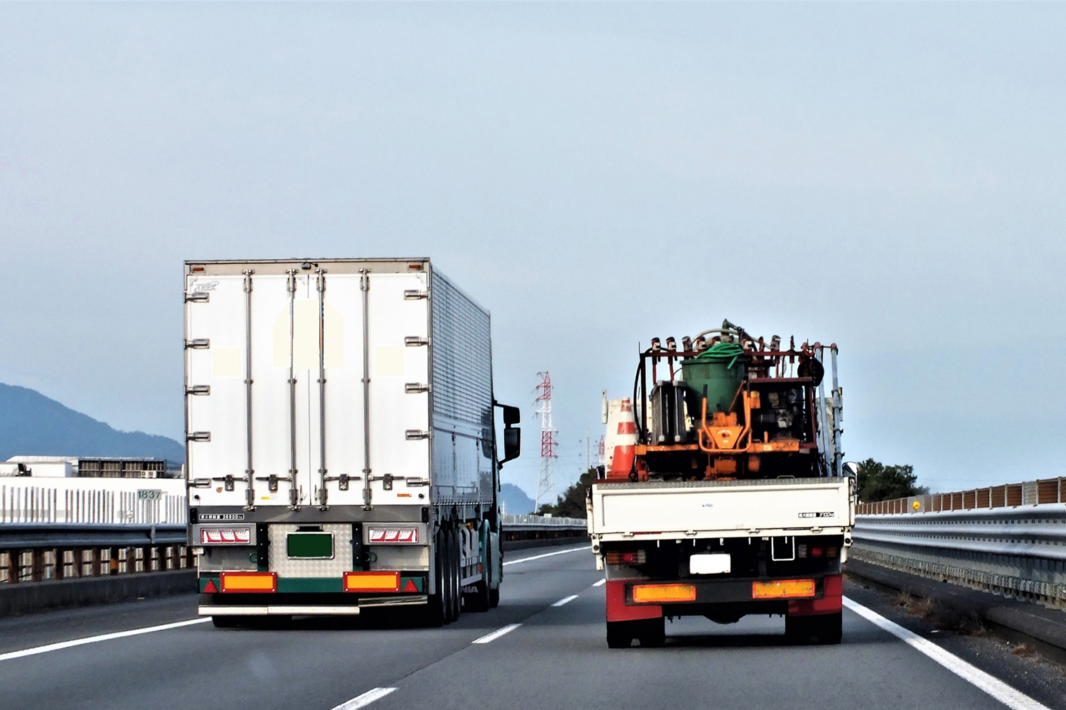時速90km制限でも危険運転するプロって何？　元大型トラック運転手が現在のマナー低下に物申す！