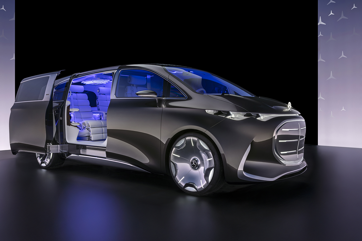 新型Ｖクラスを予感させるコンセプトカー「ビジョンＶ」がゴージャスすぎだった 〜 画像37