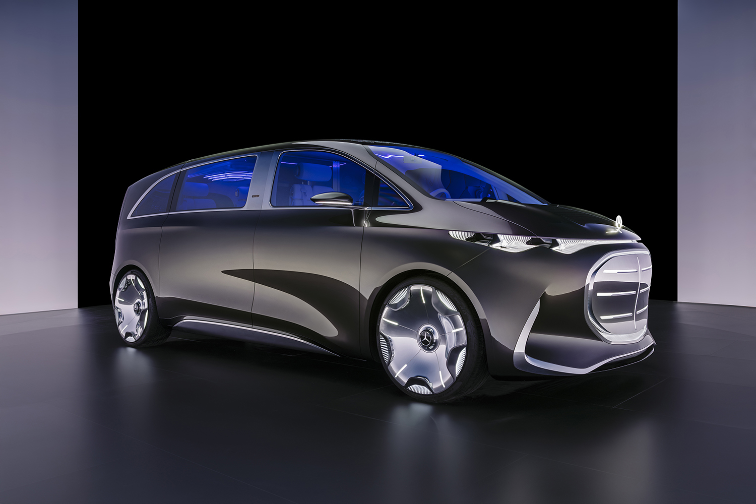 新型Ｖクラスを予感させるコンセプトカー「ビジョンＶ」がゴージャスすぎだった 〜 画像38
