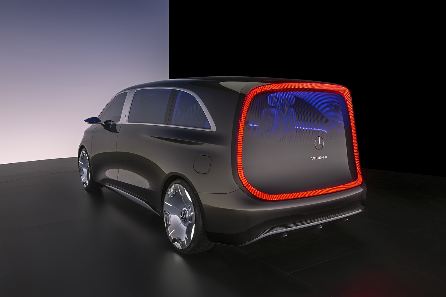 新型Ｖクラスを予感させるコンセプトカー「ビジョンＶ」がゴージャスすぎだった 〜 画像46