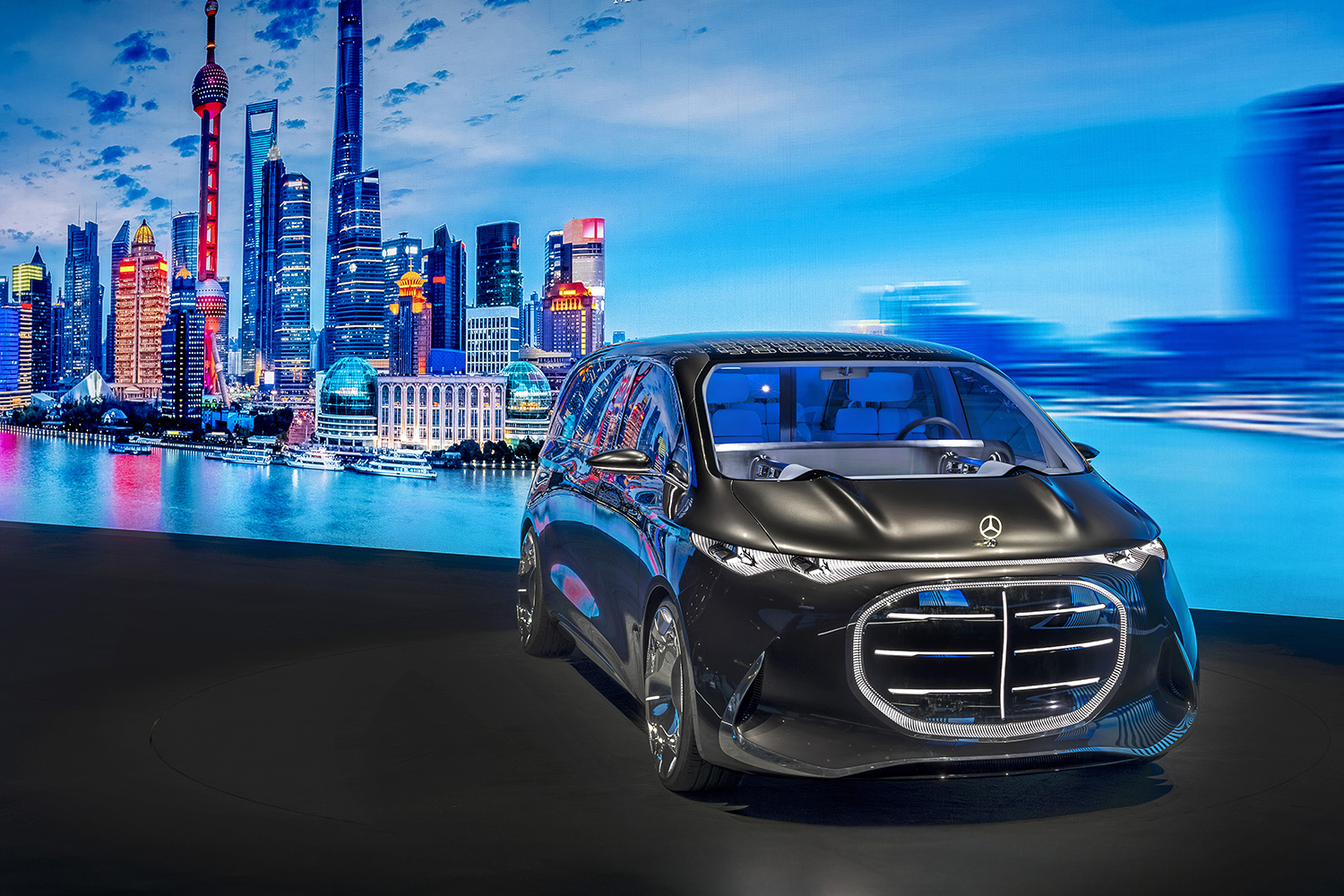 新型Ｖクラスを予感させるコンセプトカー「ビジョンＶ」がゴージャスすぎだった 〜 画像109