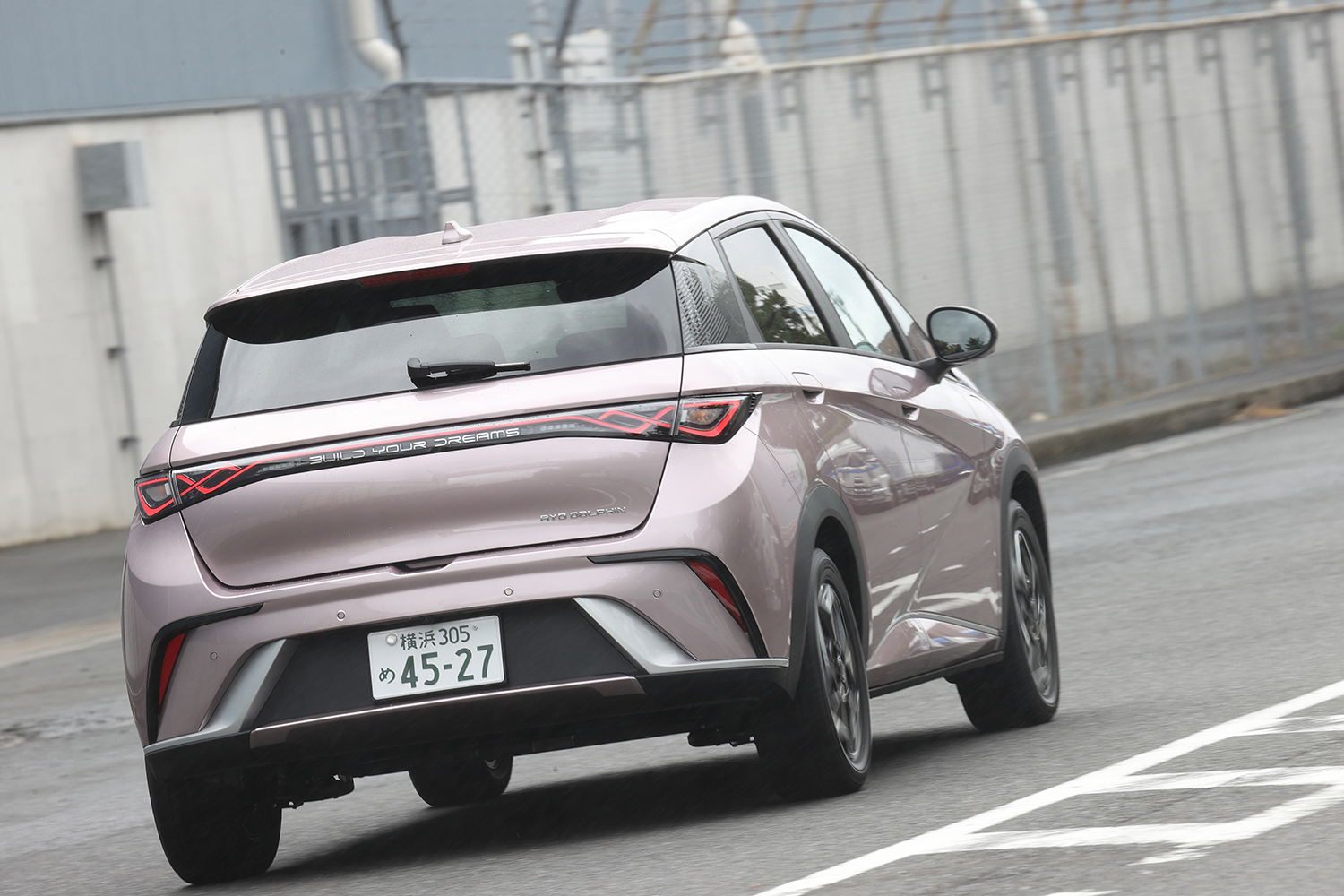 BYDドルフィンの走行シーン 〜 画像13