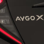 【画像】GR SPORTまで設定って欧州が羨ましすぎる！　トヨタのコンパクトHV「アイゴＸ」に乗りたい欲がとめられない!! 〜 画像12