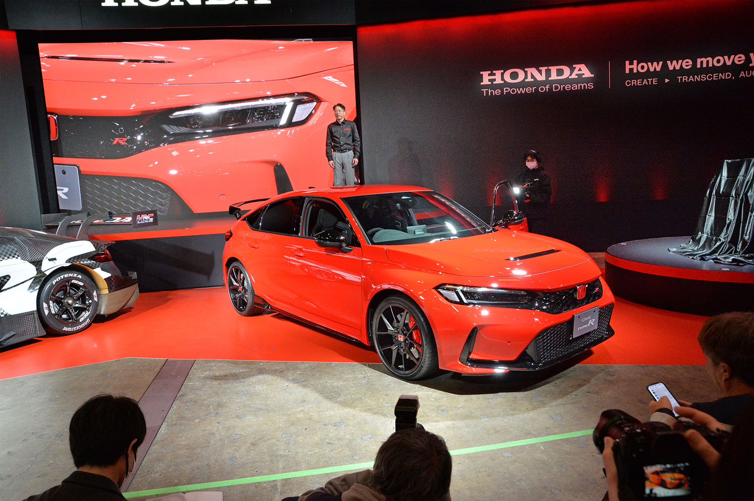 ホンダ・シビックタイプRレーシングブラックパッケージのフロントスタイリング