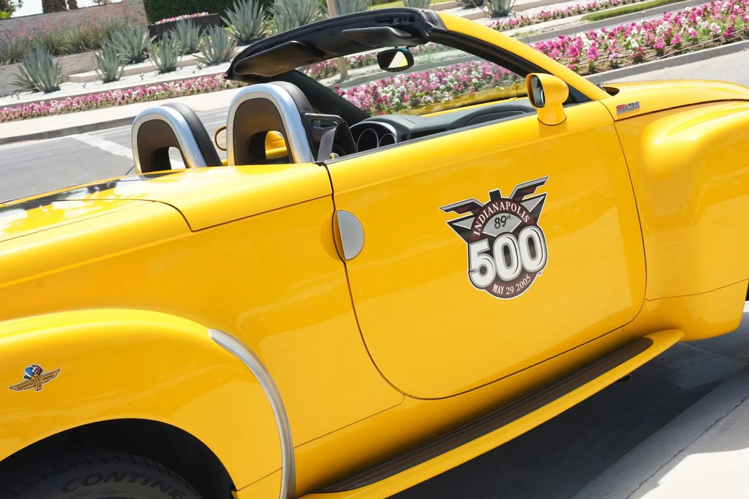 インディ500のペースカーに選ばれたことを記念したシボレーSSRの限定モデル