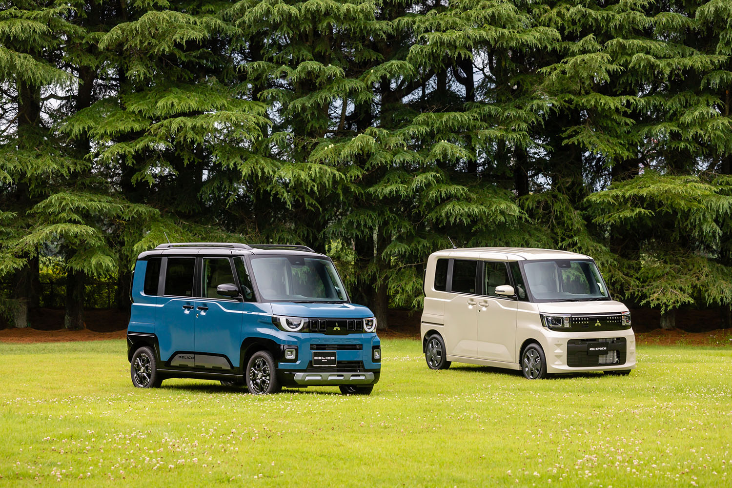 三菱デリカミニとeKスペースのフロントスタイリング