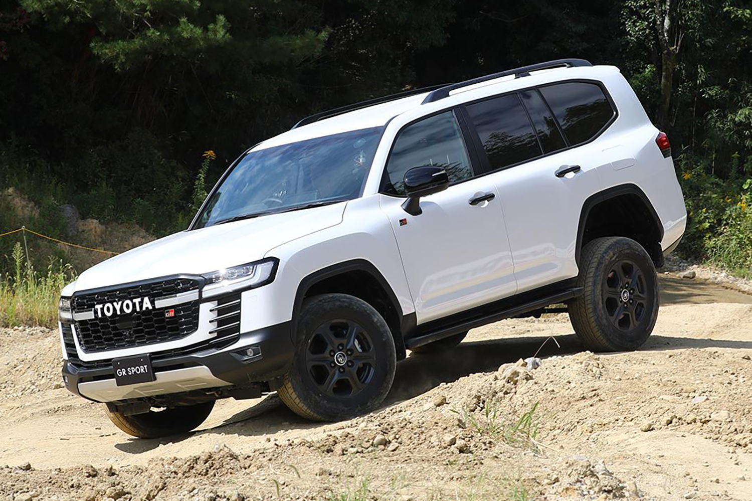 悪路を走るランドクルーザー300 GR SPORT 〜 画像1