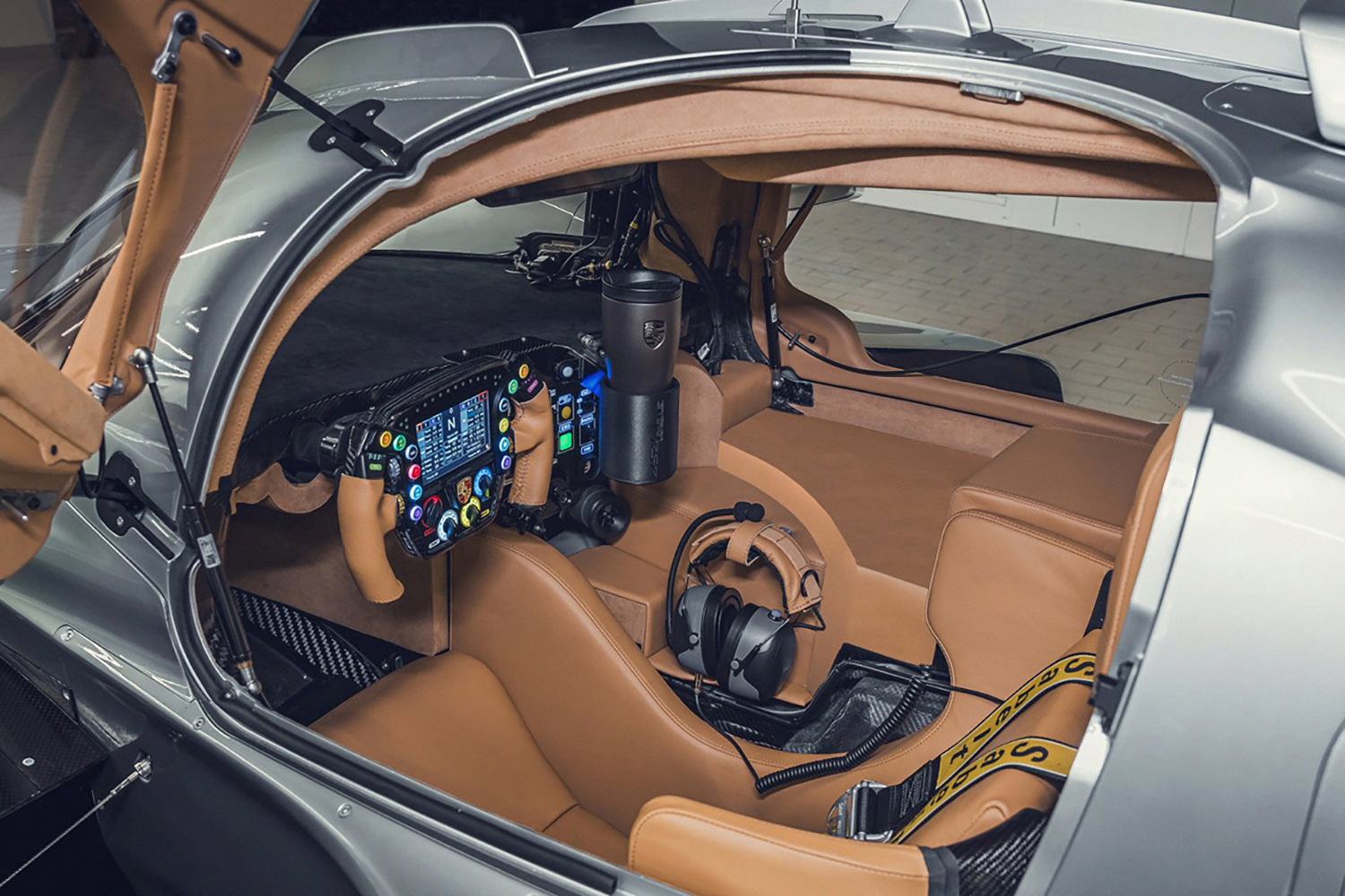 ポルシェ963 RSPのインテリア