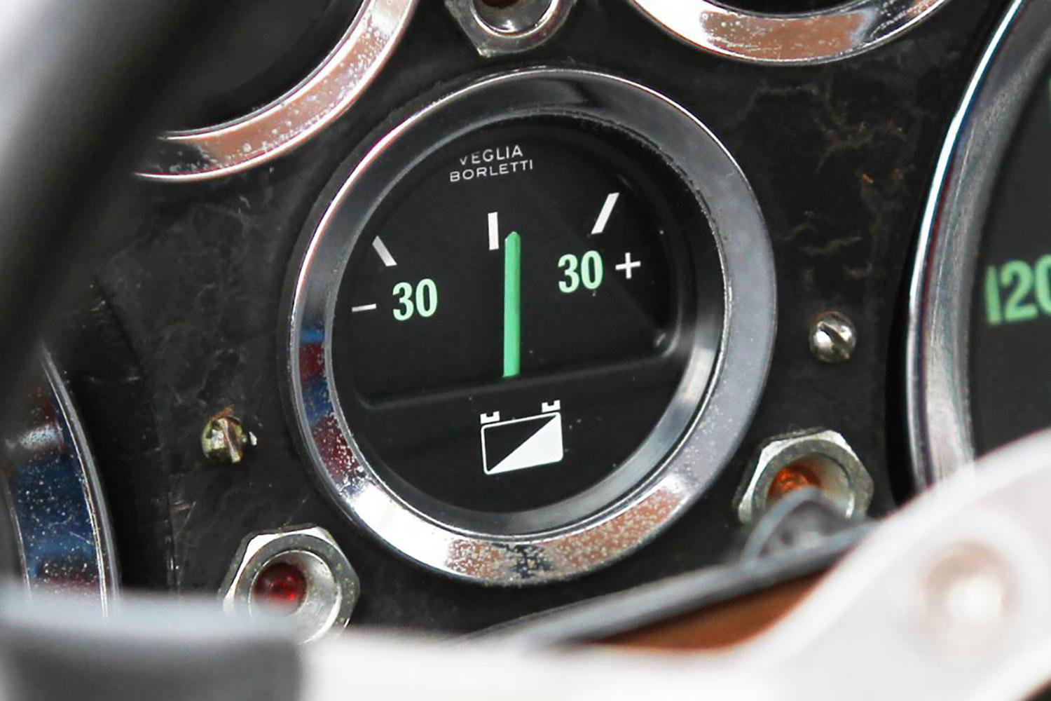 残量100％になることがほとんどない補機類用バッテリーだけに灯火類のつけっぱなしは禁物 〜 画像8