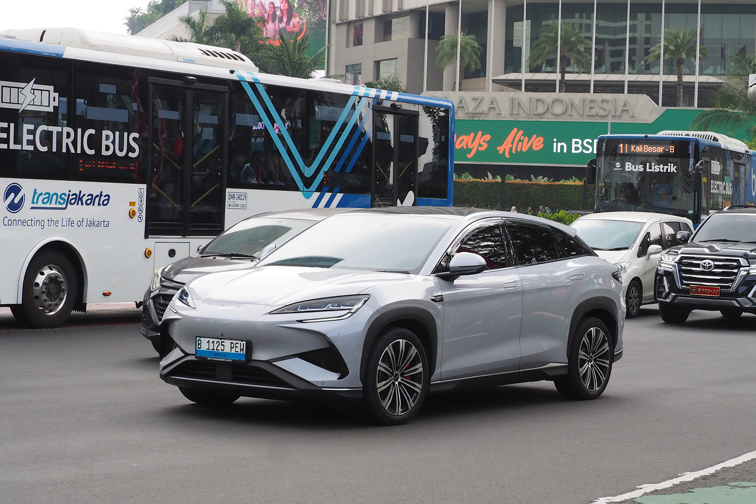 BYDシーライオン7の走行シーン 〜 画像9