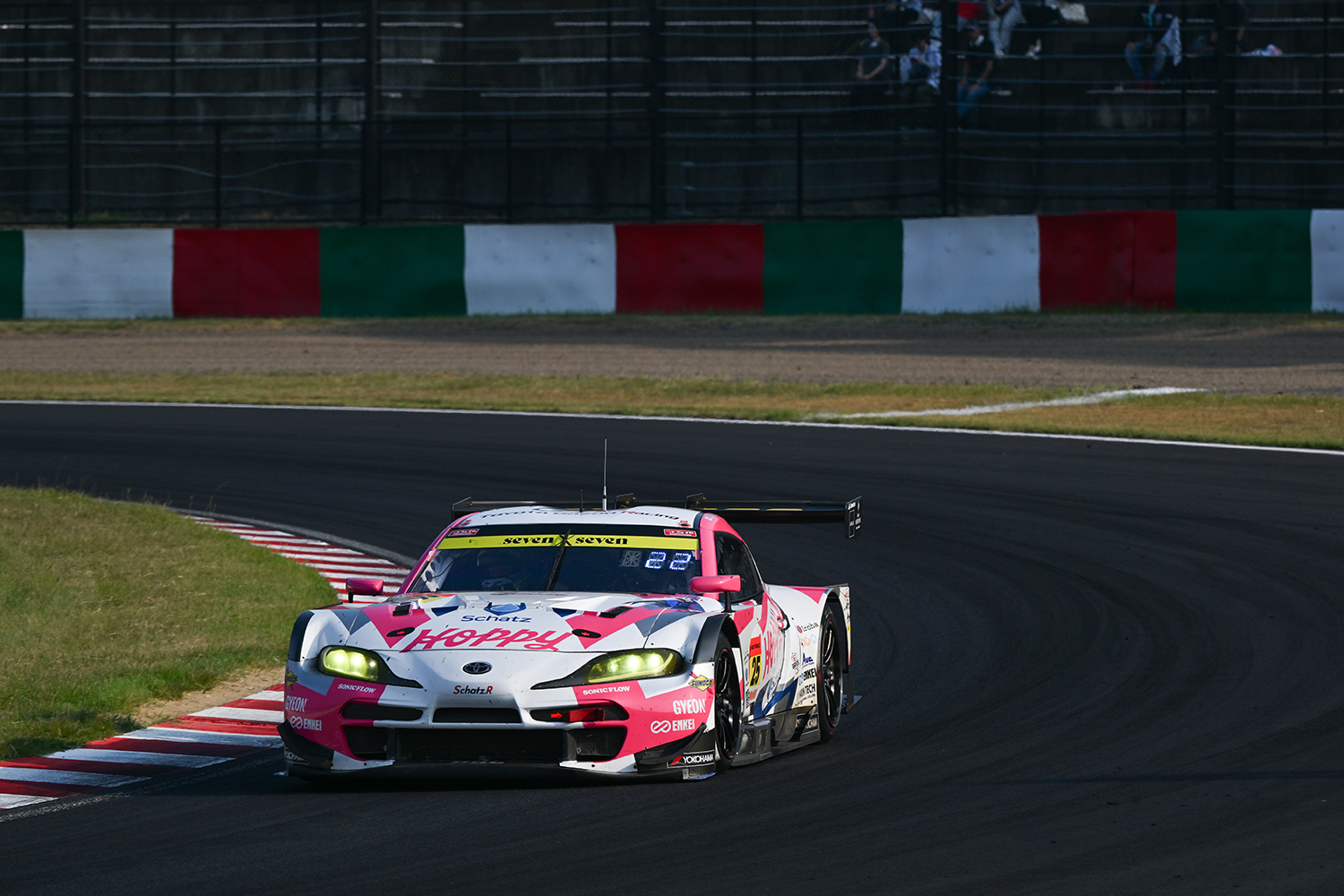 クルマにまったく関係のないブランドのロゴが踊るスーパーGTの珍スポンサーたち 〜 画像4