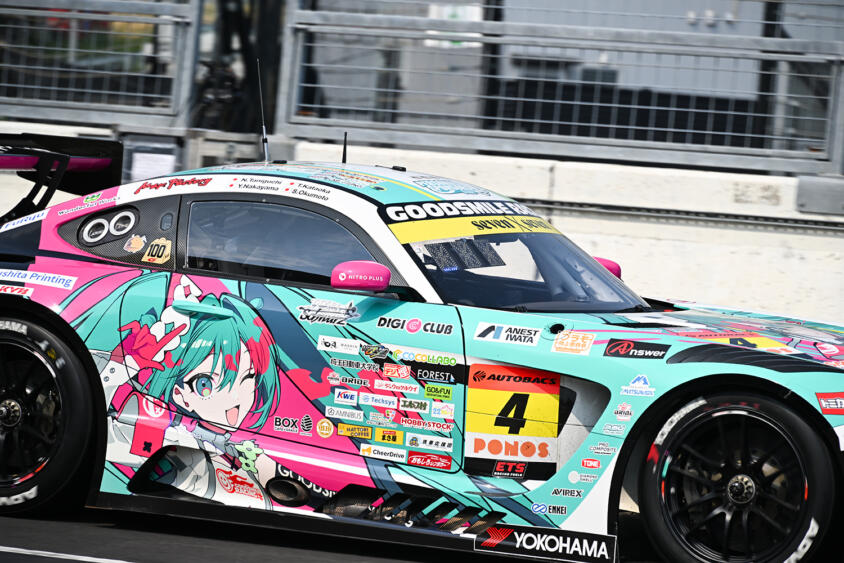 注目するとレースが10倍オモシロくなる！　スーパーGTの自動車関連以外の「謎スポンサー」の正体