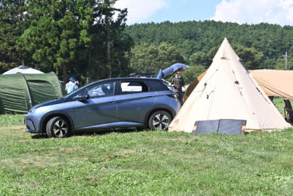 EVキャンプはクルマもオーナーも超個性的！　「EV SUMMER CAMP 2025」で広がるEVの可能性をこの目で見た