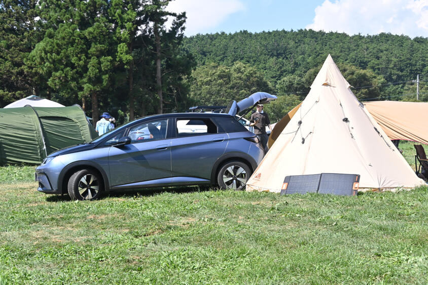 EVキャンプはクルマもオーナーも超個性的！　「EV SUMMER CAMP 2025」で広がるEVの可能性をこの目で見た