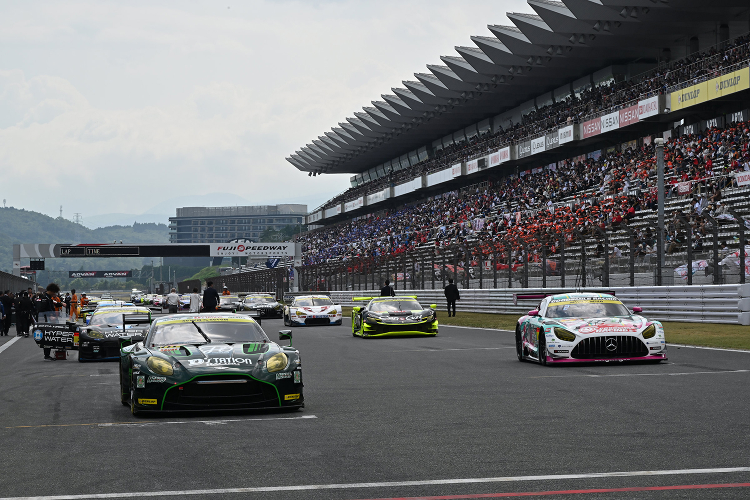 2025年スーパーGT第４戦「FUJI GT SPRINT RACE」は真夏の富士で50分間の白熱バトル！ 〜 画像45