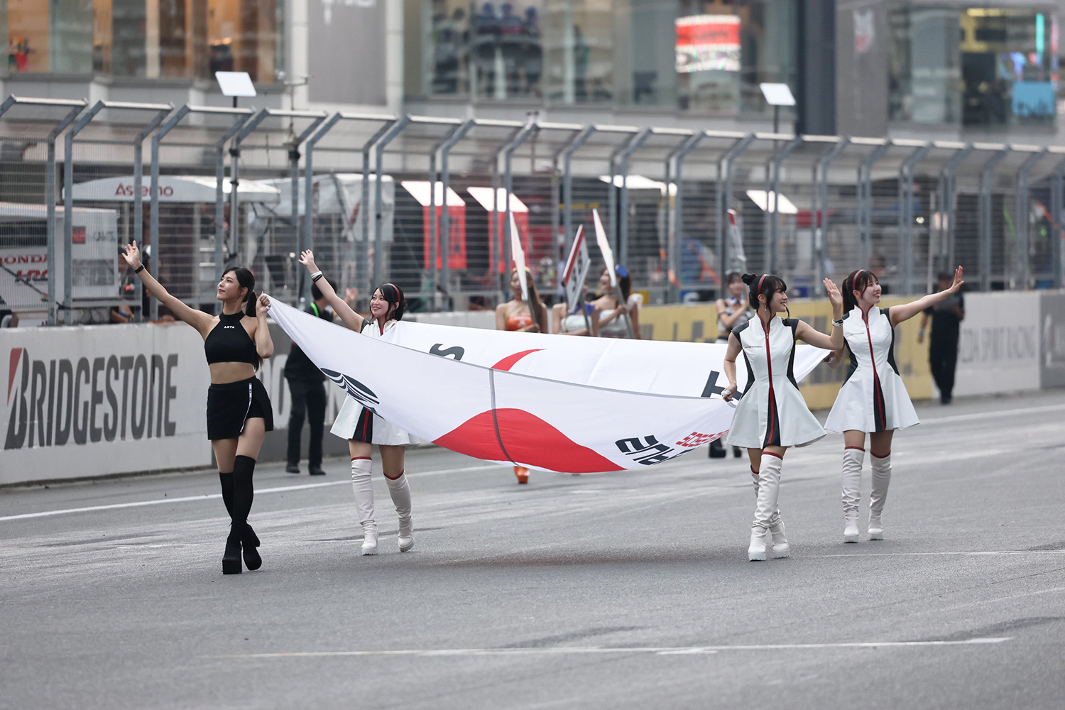 2025年スーパーGT第４戦「FUJI GT SPRINT RACE」は真夏の富士で50分間の白熱バトル！ 〜 画像117