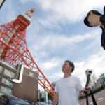【画像】ボロッボロのプジョーでフランスから東京まで自走だと!?　プジョー104で東京タワーにやってきた男を直撃取材した!! 〜 画像9
