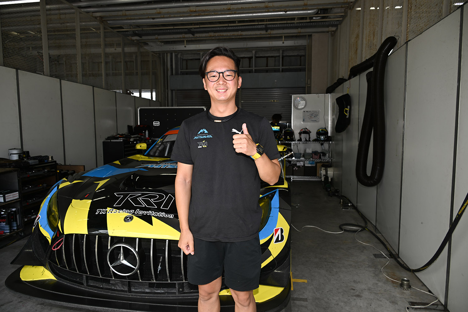 TKRI松永建設AMG GT3と奥本隼人選手