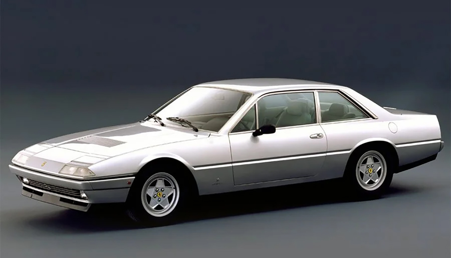 フェラーリ412のフロントスタイリング