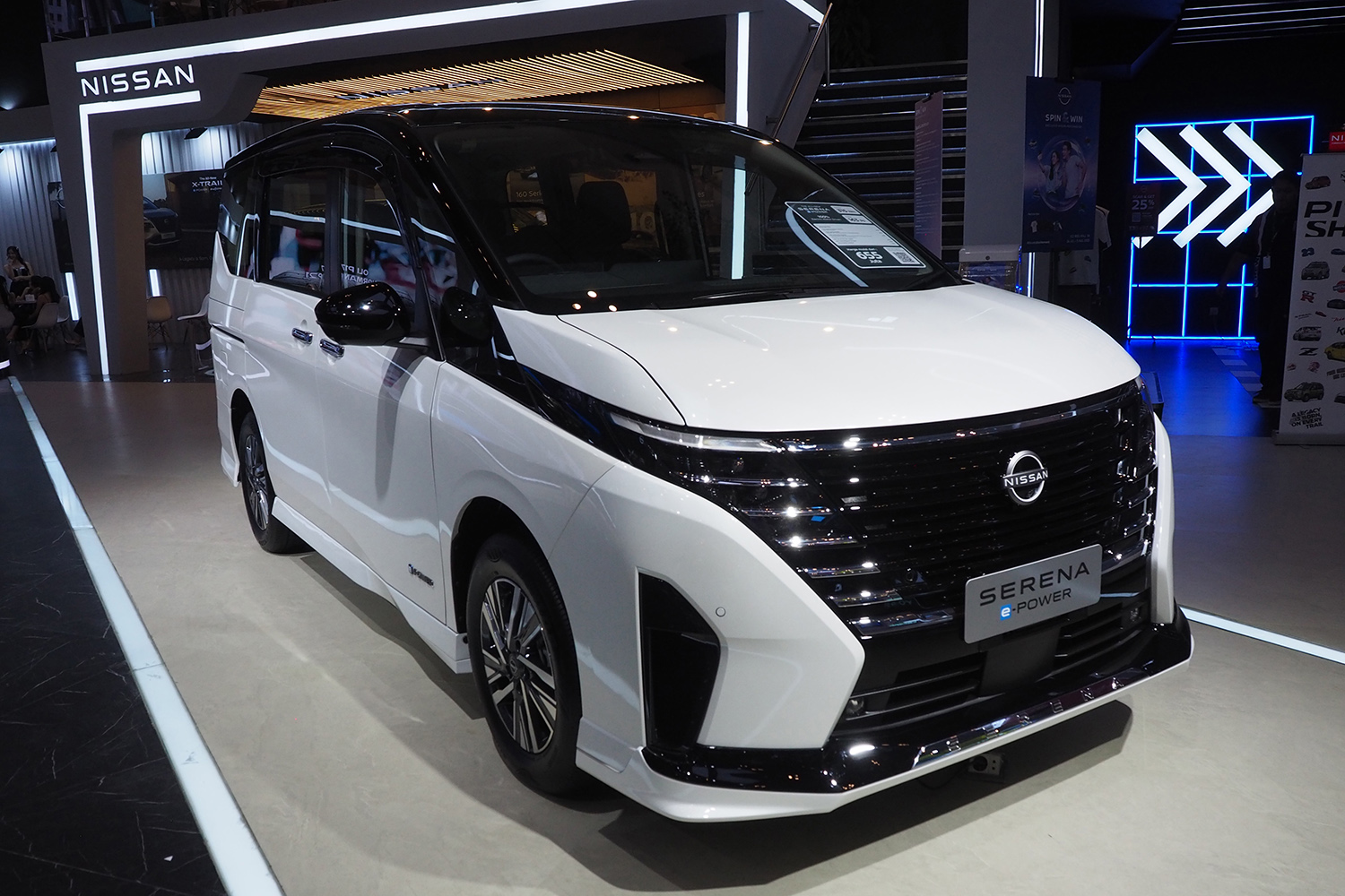 インドネシアで販売される日産セレナ