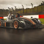 【画像】【試乗】日本でもワンメイクレースを開催予定！　本物の英国製サーキット専用マシン「ラディカルSR3 XXR」に全開試乗した 〜 画像75