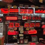【画像】地味〜な外観と裏腹に店内はジュリアナ状態！　トラック用品店に潜入したら妖艶さがヤバい!! 〜 画像6
