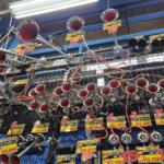 【画像】地味〜な外観と裏腹に店内はジュリアナ状態！　トラック用品店に潜入したら妖艶さがヤバい!! 〜 画像11
