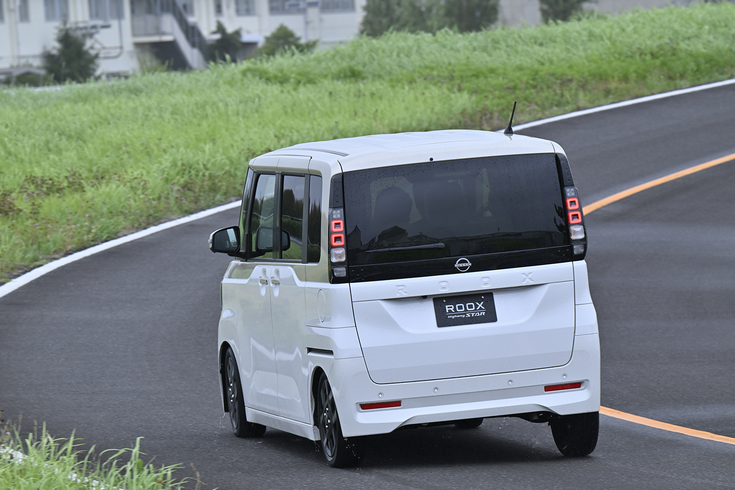 新型日産ルークスのコーナリング 〜 画像50