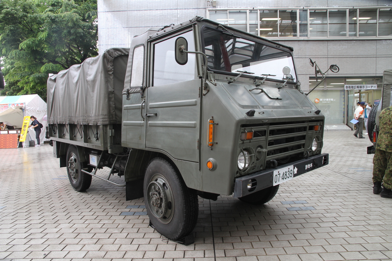 73式中型トラック（1 1/2tトラック）のフロントスタイル