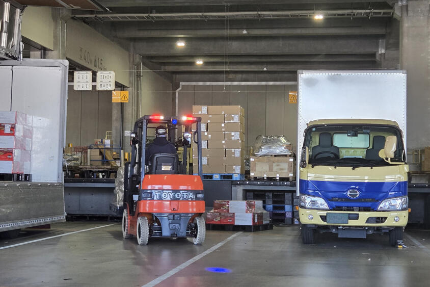 配達の荷物の積み込みにもテクと人間ドラマがある！　物流業界のスタート地点を覗いてみた
