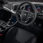 【画像】怪物ピックアップを豪州で発見！　シビックサイズに6速MT＋580馬力のV8スーチャーをぶち込んだ「HSVマルーGTSR」って荷台にナニ載せんの？ 〜 画像3