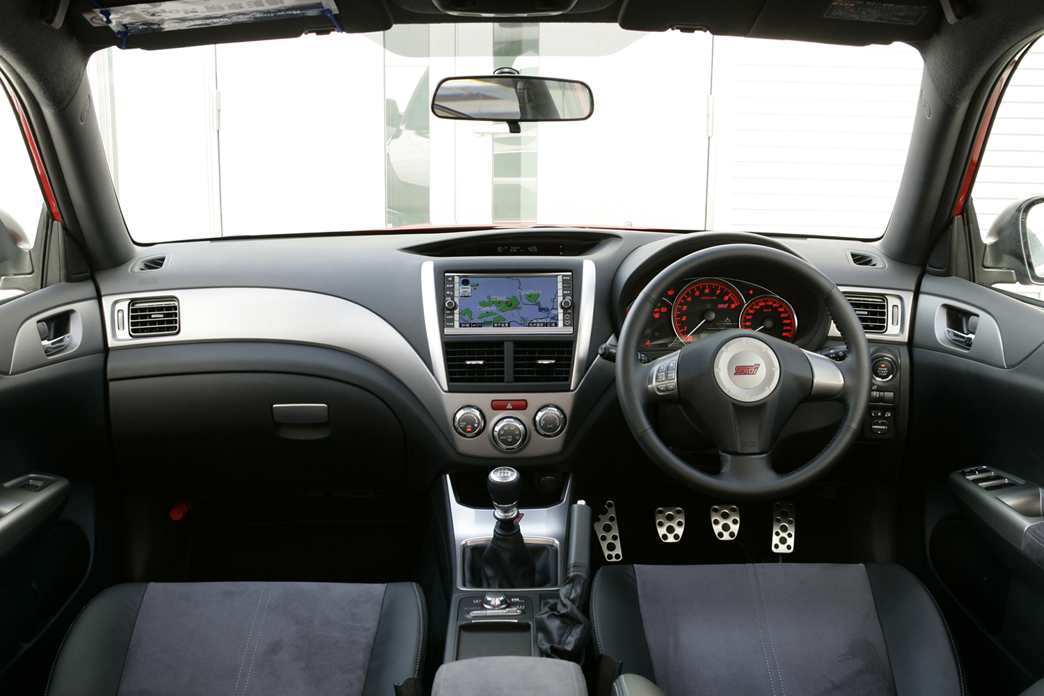 歴代唯一のハッチバックボディをもっていた3代目スバル・インプレッサWRX STI 〜 画像19