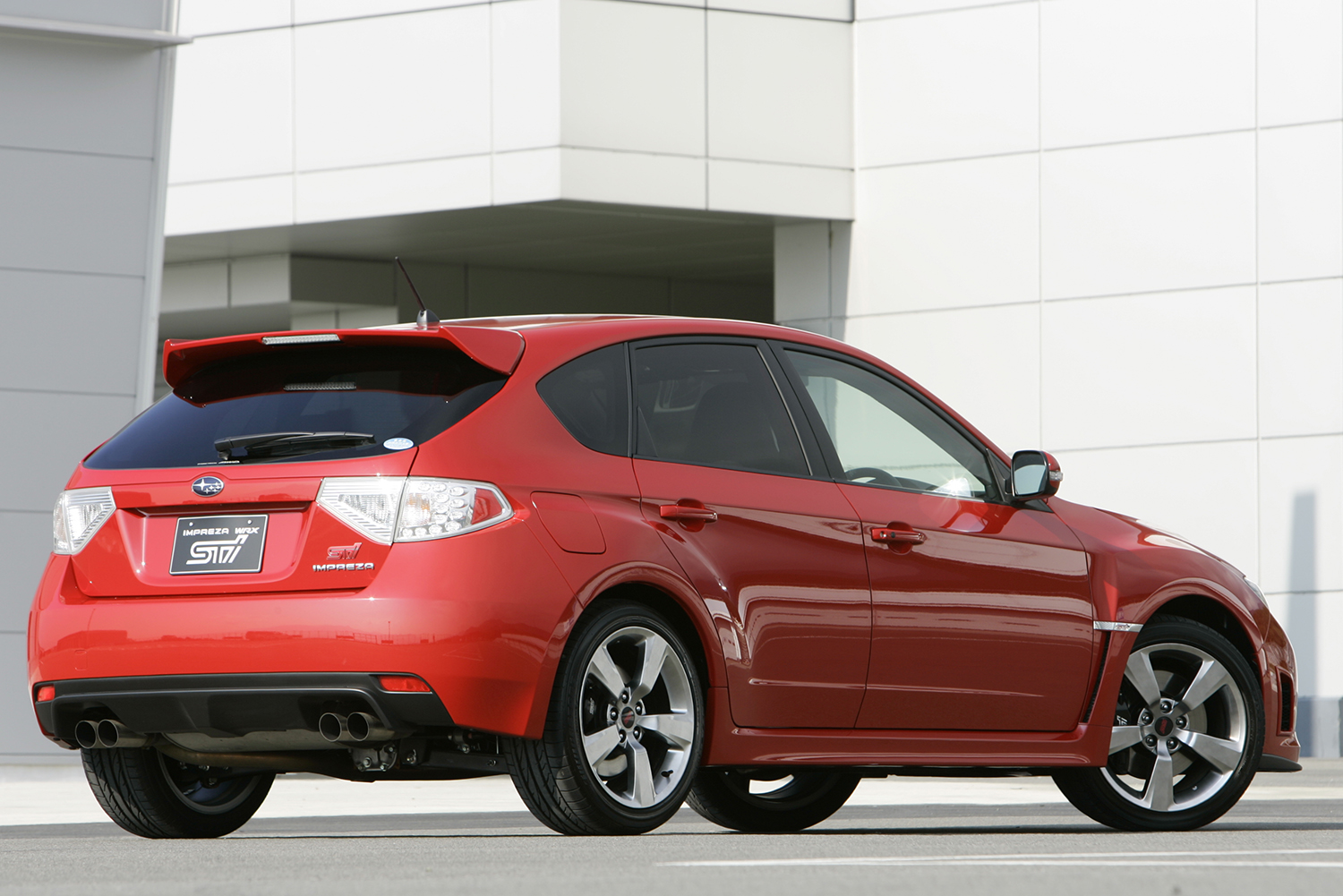歴代唯一のハッチバックボディをもっていた3代目スバル・インプレッサWRX STI 〜 画像23