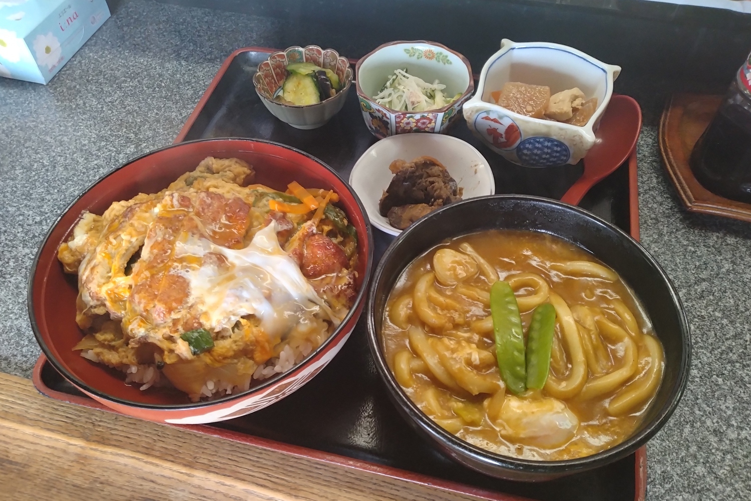 「お食事処 美沢」のカツ丼とカレーうどんのセット 〜 画像5