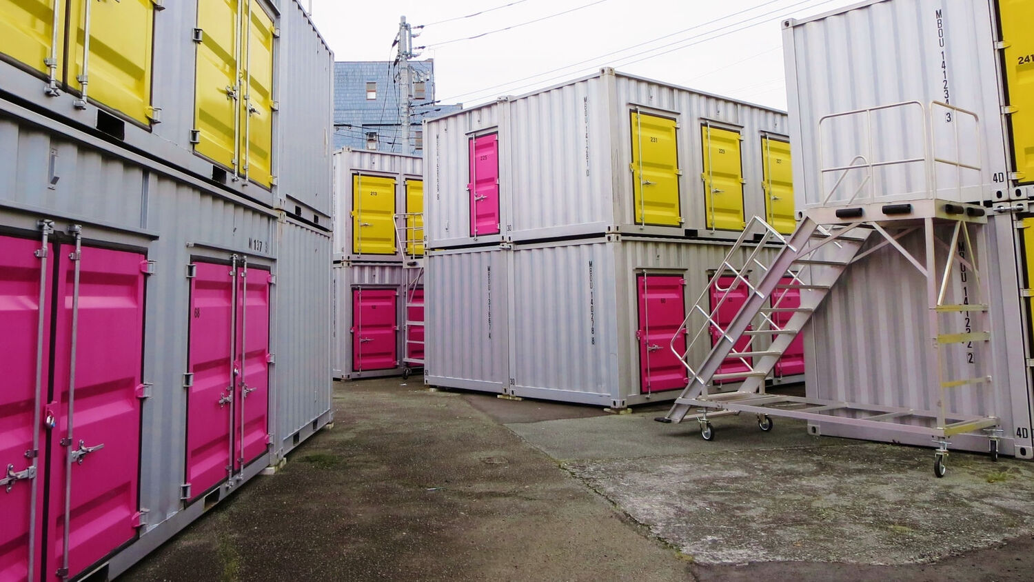 輸送用の鉄の箱が住まいに変身！　オフィスから遺体安置用冷蔵庫にまで使われる驚きのコンテナ活用術 〜 画像6